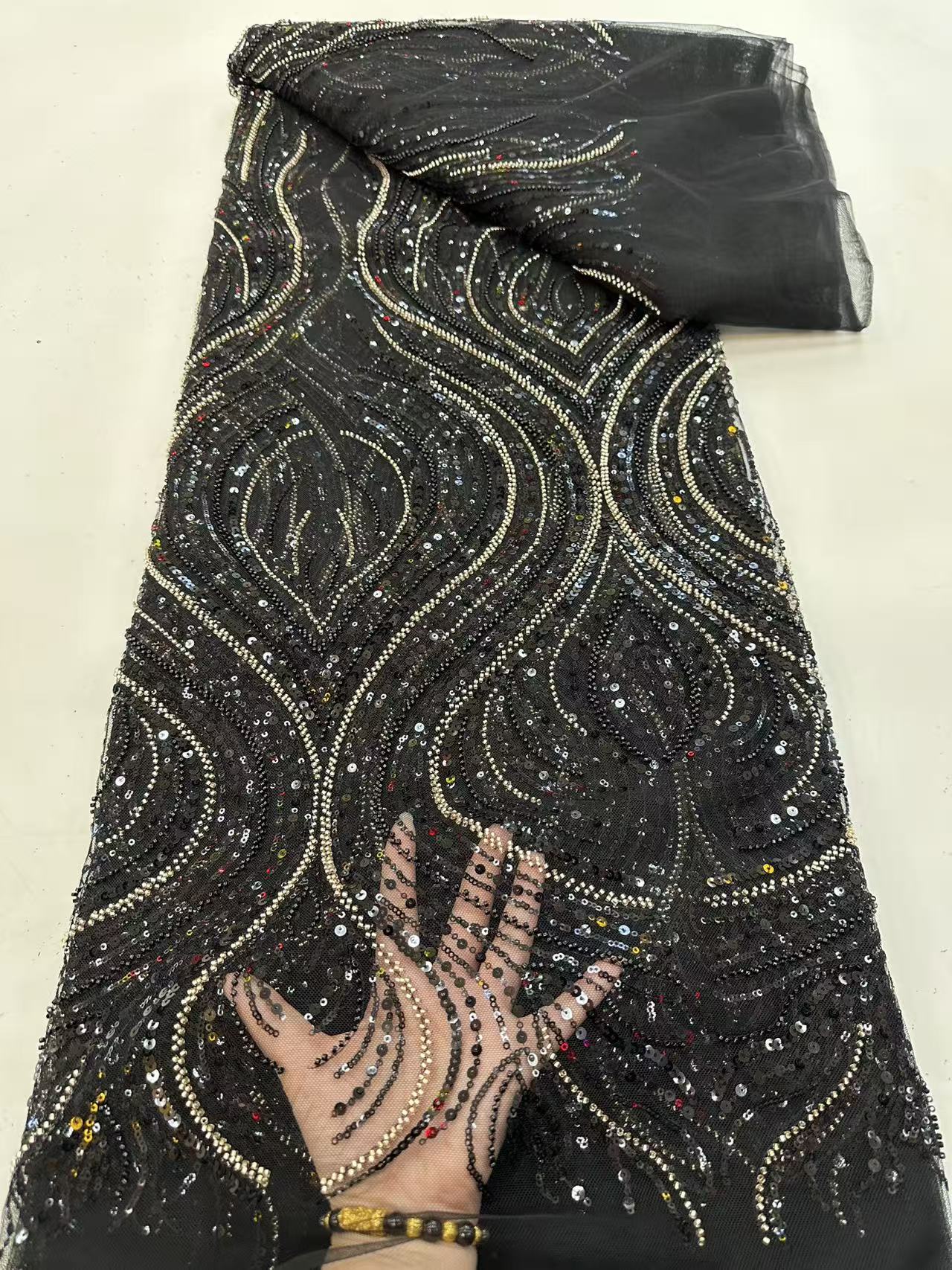 Luxury Red African Beaded Mesh - Glitter Tablecloth recension och pris