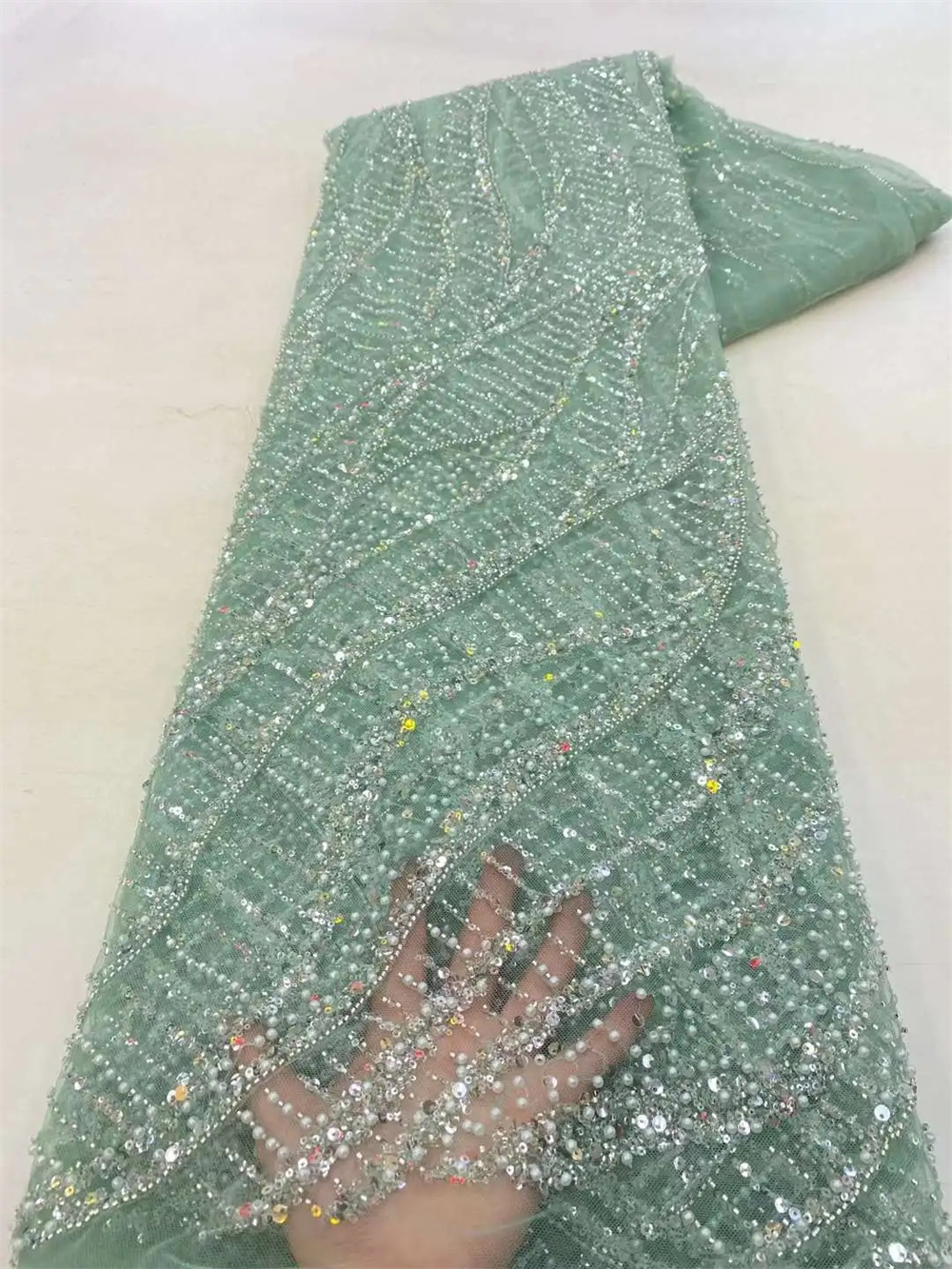 African Sequins Beaded Groom L - Glitter Tablecloth recension och pris