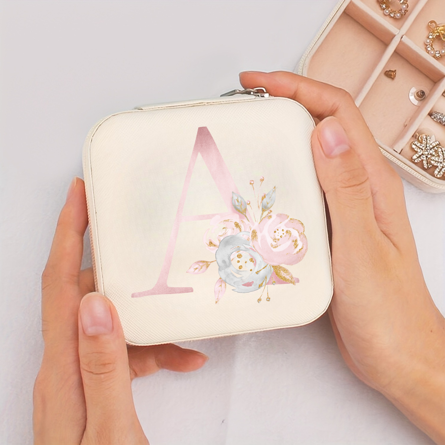 A-Z Alphabet Print Beige Trave - Event Z recension och pris